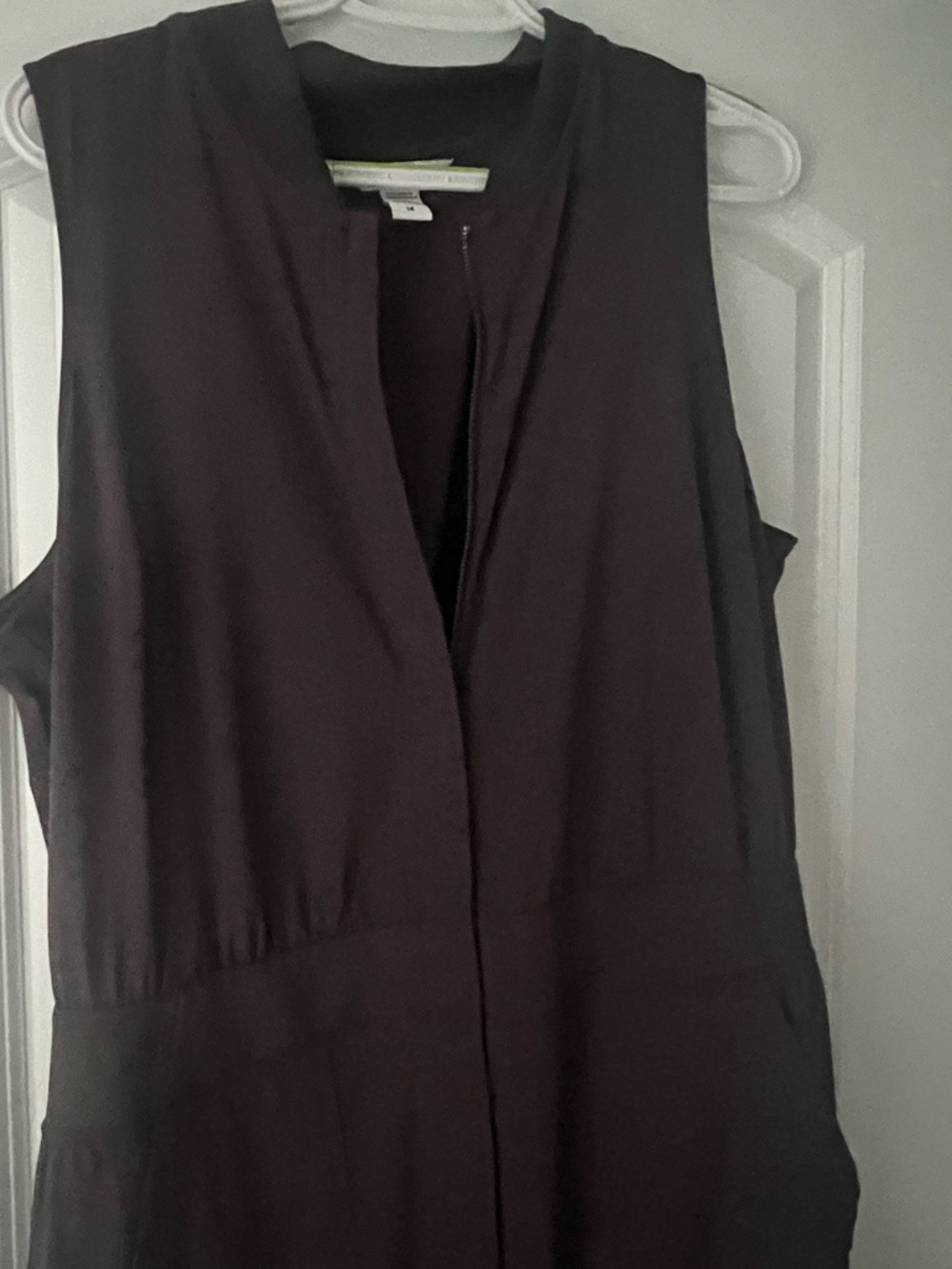 Athleta Sleeveless Brooklyn Jumpsuit in Eggplant Sz 14 - Picture 3 of 3